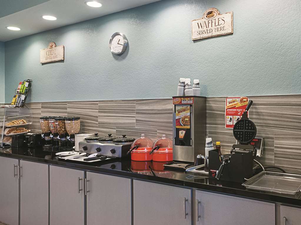 La Quinta Inn & Suites by Wyndham Slidell North Shore Area - photo 41