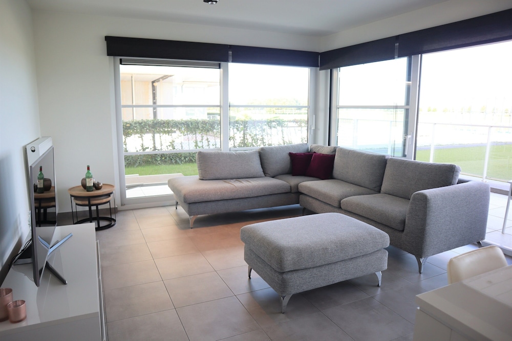 Apartment in Nieuwpoort With Pool & Terrace — 4-Star Luxury Hotel in Nieuwpoort, Belgium