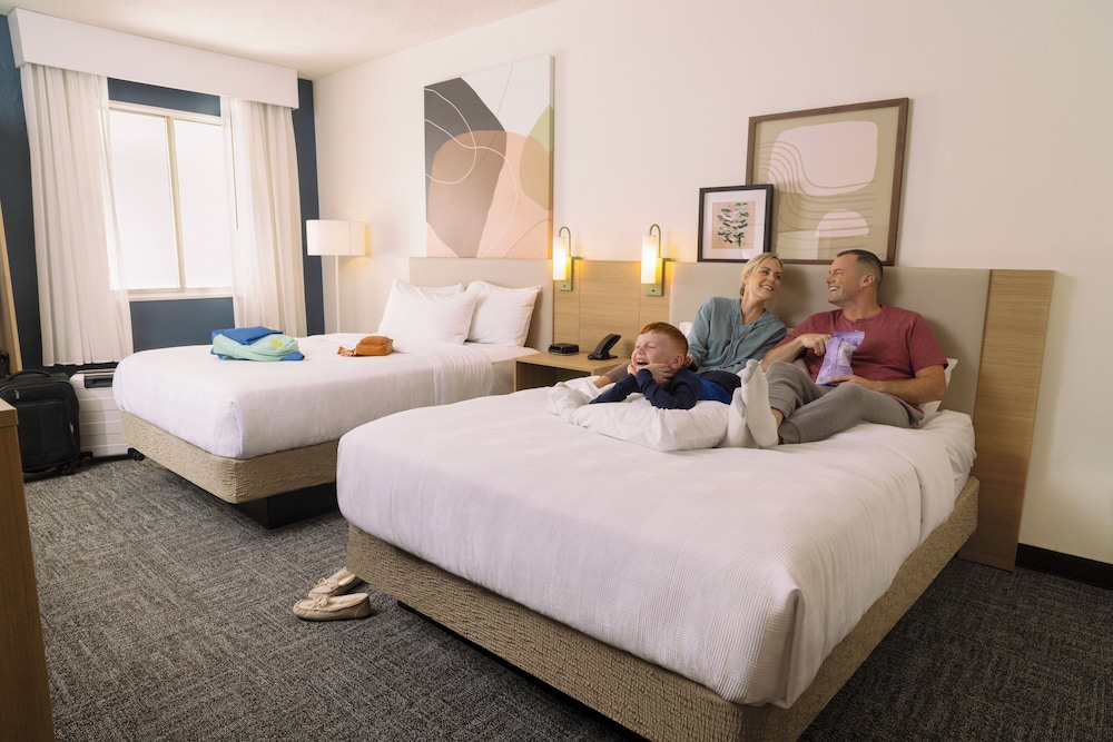 Spark by Hilton Branson Meadows - photo 10