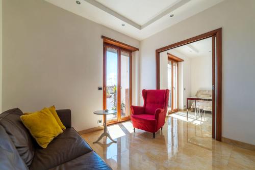 GuestHost Bright Apartment in Monteverde — 4-Star Luxury Hotel in Rome, Italy