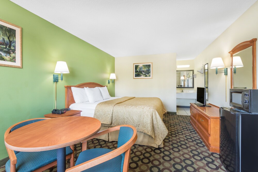 Economy Inn - photo 9