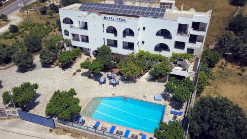 Hotel Zeus — hotel in Karystos