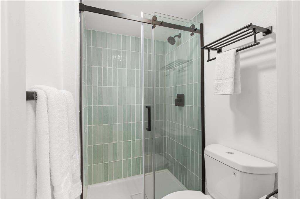 Uptown Inn by Vantaggio Limited Service Apart Hotel - photo 10