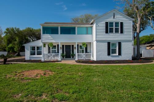 Coastal Elegance Unveiled in Corpus Christi, United States