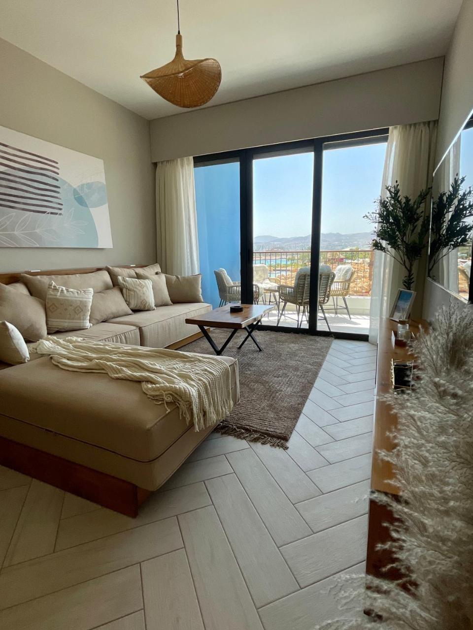 Aladdin Chalet 15 — 4-Star Luxury Hotel in Aqaba, Jordan