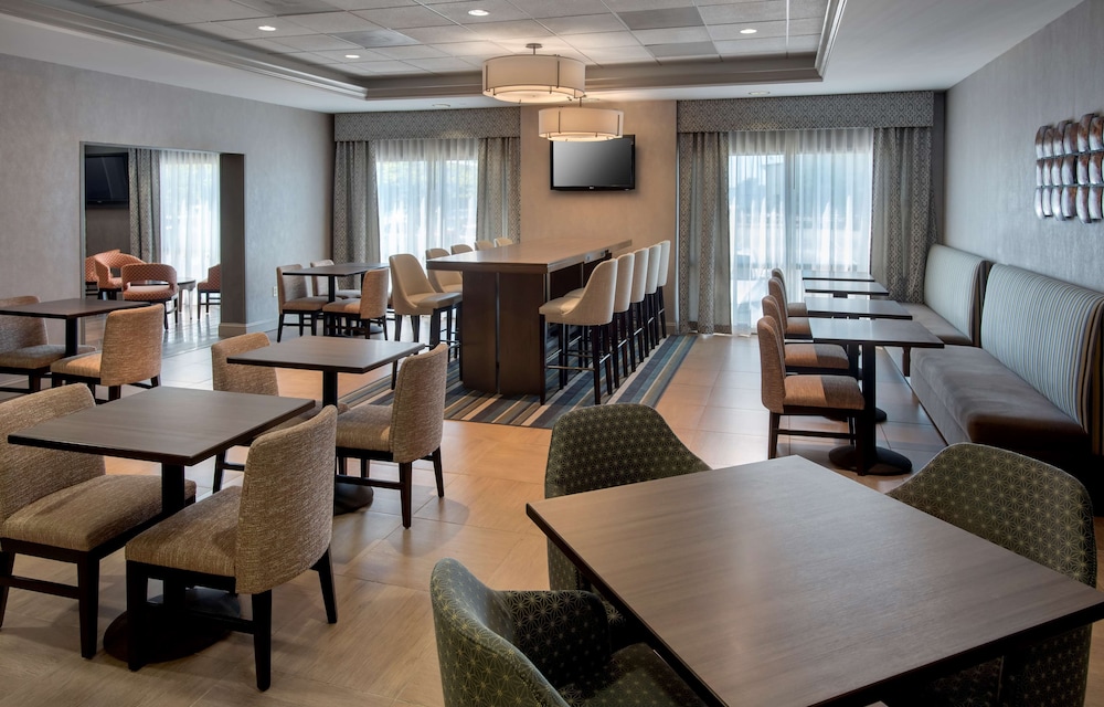 Hampton Inn Boston Logan Airport - photo 22