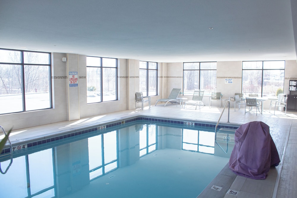 Hampton Inn Big Rapids - photo 25