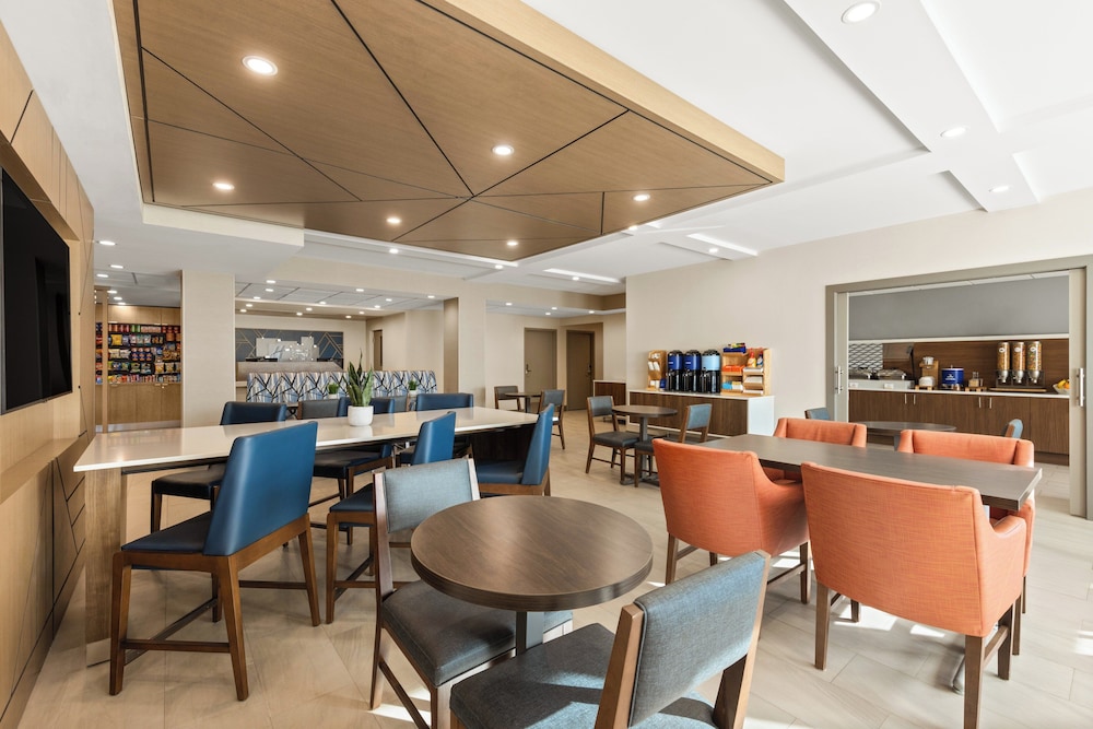 Holiday Inn Express Hotel & Suites Danbury I 84 by IHG - photo 53