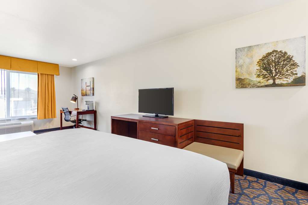 Best Western Plus Villa Del Lago Inn Patterson - photo 29