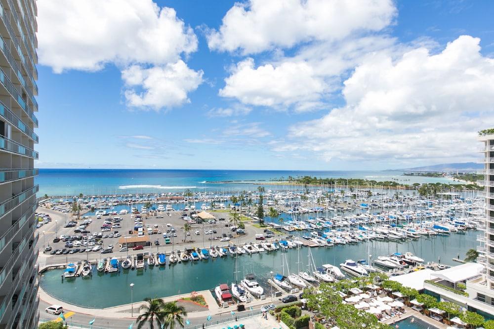 Marina Hawaii Vacations at the Ilikai Tower - photo 12