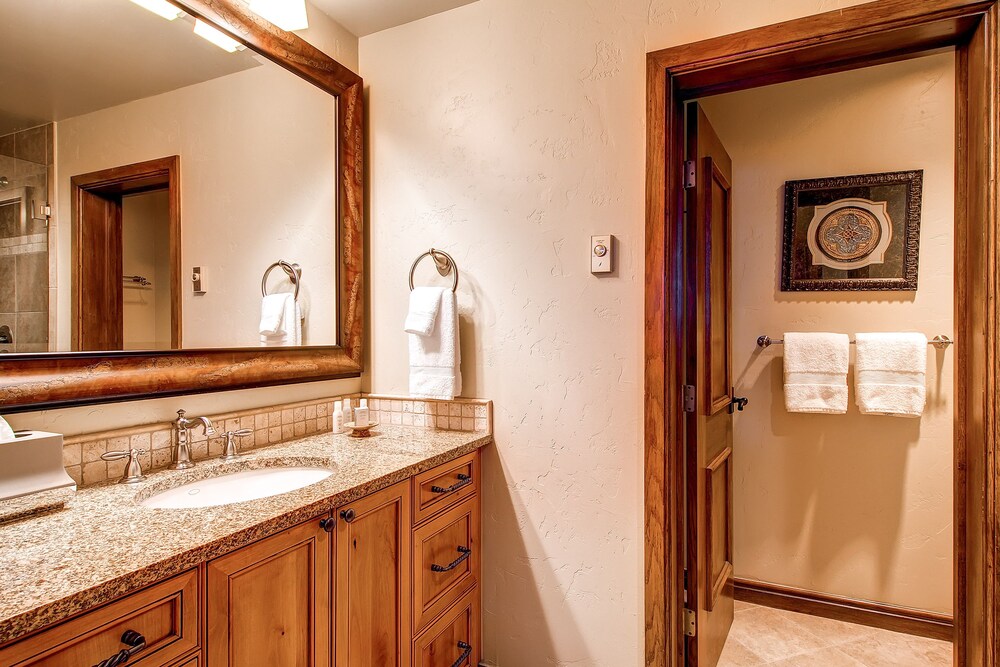 Highlands Slopeside by East West Hospitality - photo 361