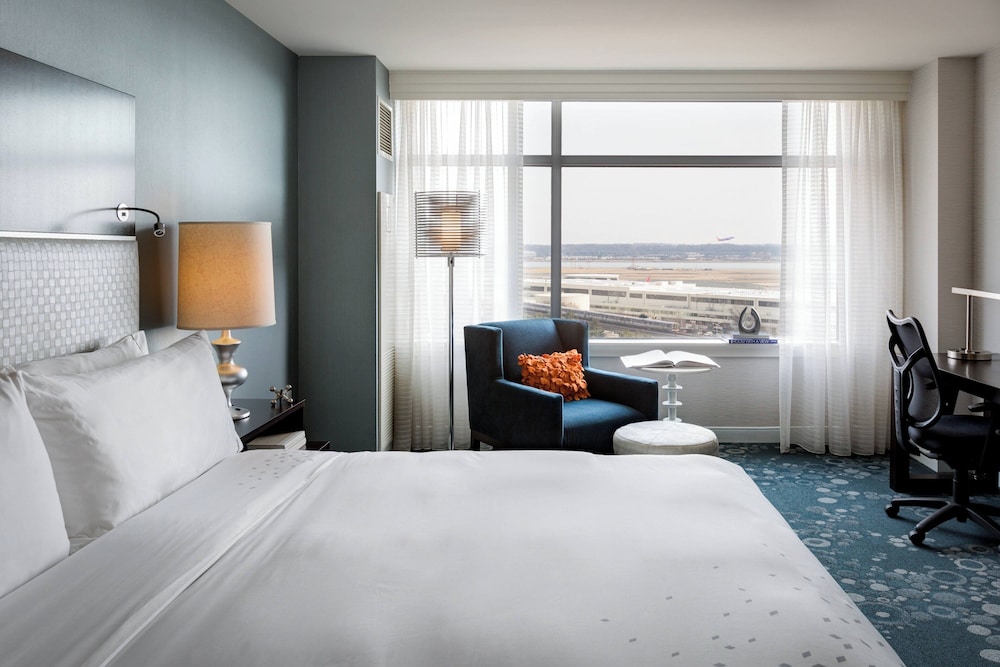 Renaissance Arlington Capital View Hotel - photo 11