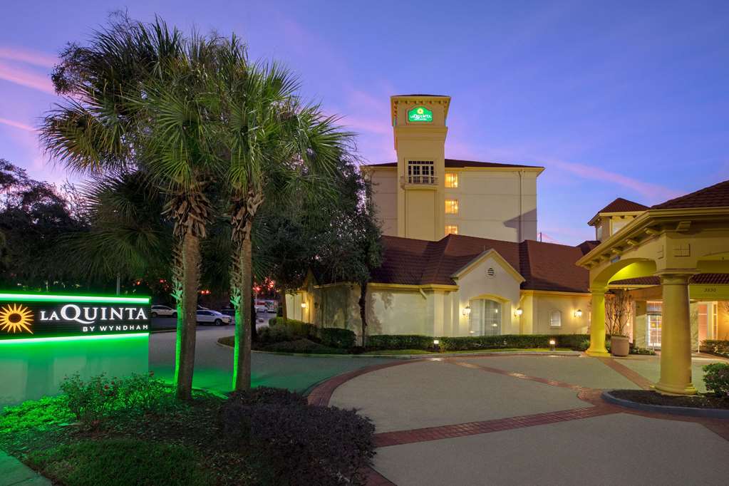 La Quinta Inn & Suites by Wyndham Ocala - photo 4