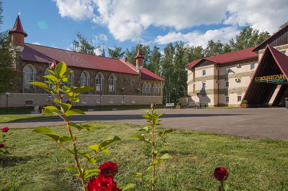 Jungle Hotel — carbon neutral stay, Podolsk