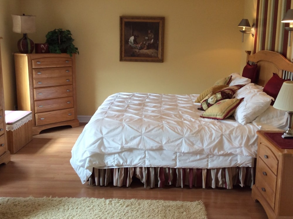 Pictured Rocks Bed And Breakfast — Munising — photo 2