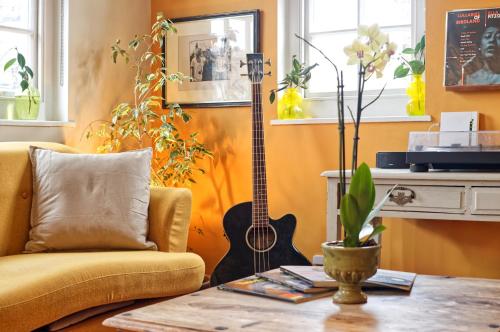 Leafy Notting Hill Cottage — 4-Star Luxury Hotel in London, United Kingdom