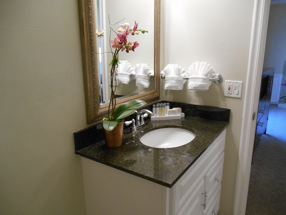 Carmel Bay View Inn - photo 35