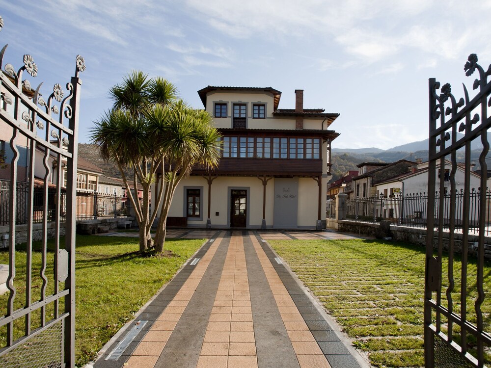 Don Felix Hotel Y Restaurante in Villaviciosa, Spain