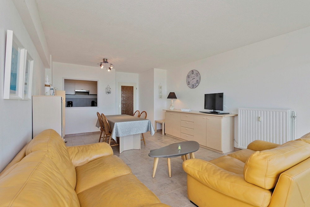 Apartment in Blankenberge Near the Beach — 4-Star Luxury Hotel in Blankenberge, Belgium