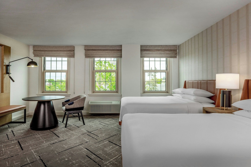 Sheraton Commander Hotel - photo 43