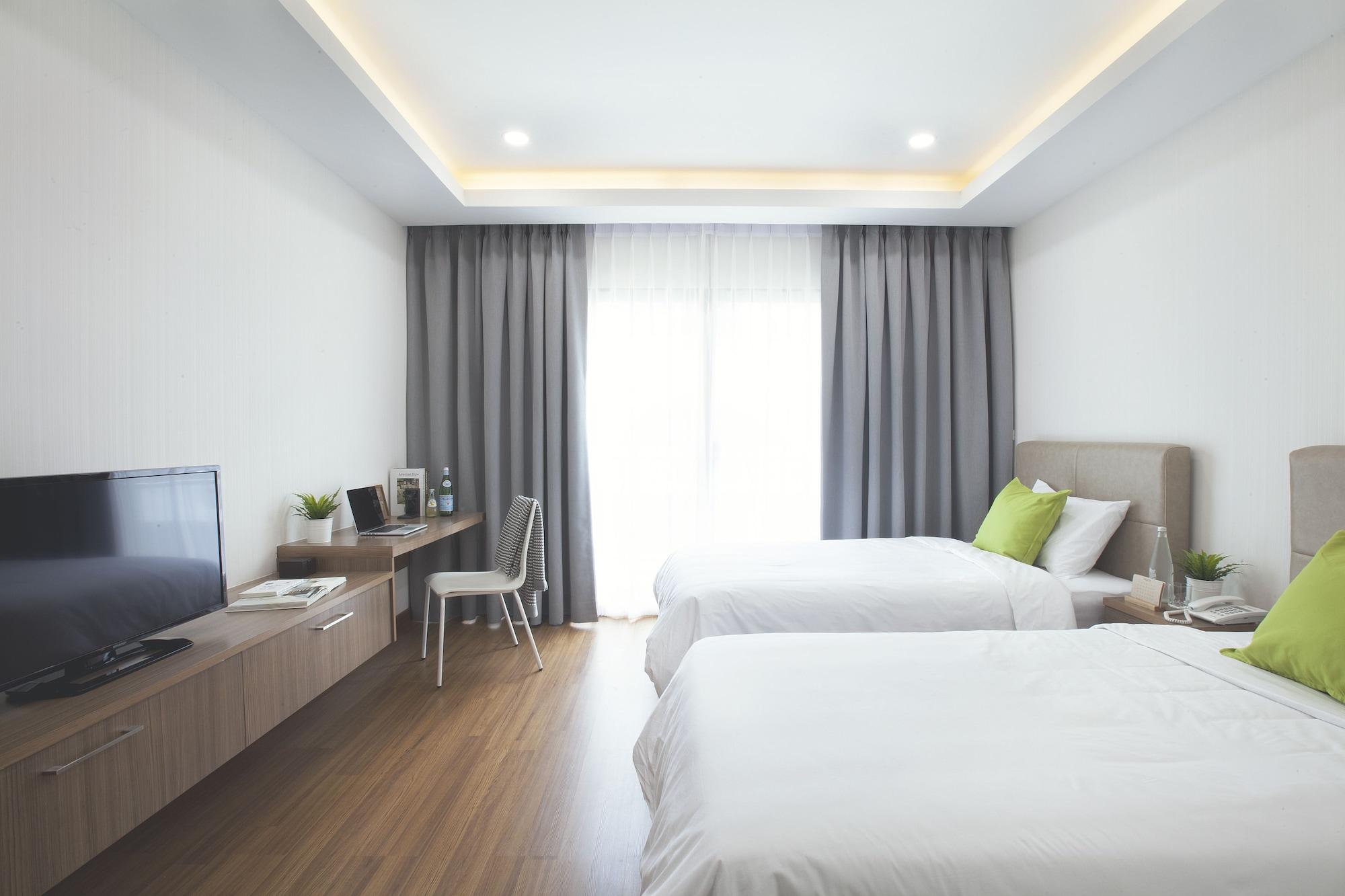 Guest room