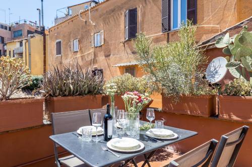 The Best Rent Stylish Apartment in Trastevere district — 4-Star Luxury Hotel in Rome, Italy