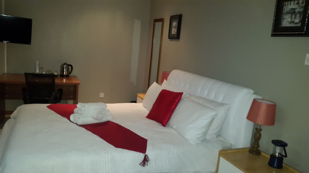 Tintech Bed & Breakfast — Francistown — photo 3