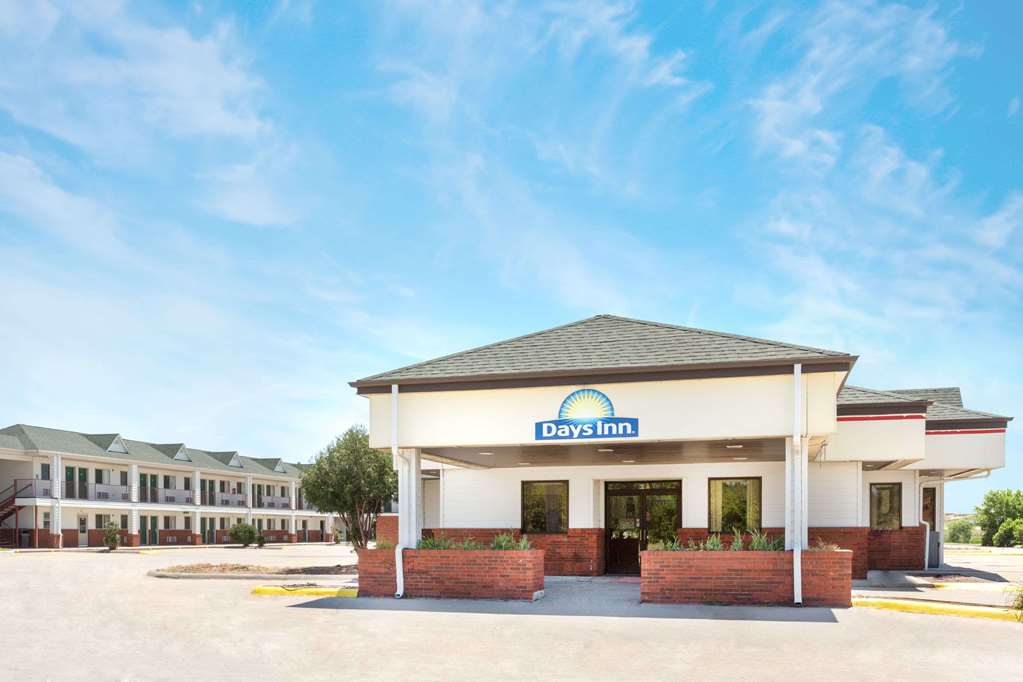 Days Inn by Wyndham Paxton - featured photo