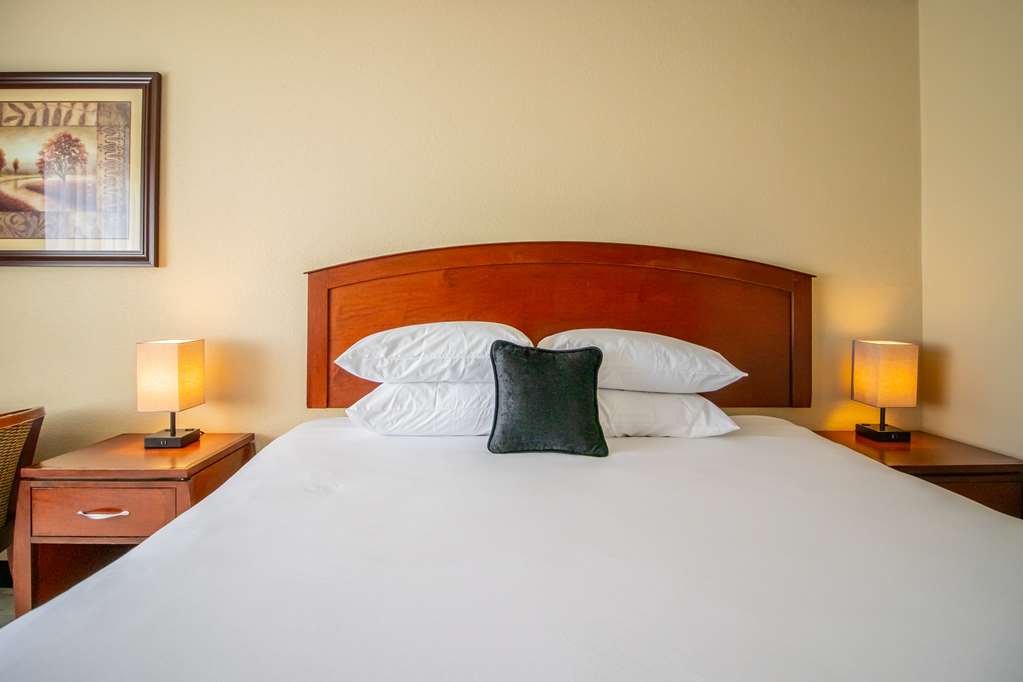 Red Lion Inn & Suites Vancouver - photo 15