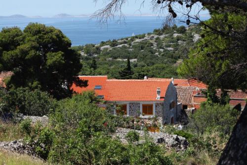 Apartments with parking space Murter 5097 — 4-Star Luxury Hotel in Murter, Croatia