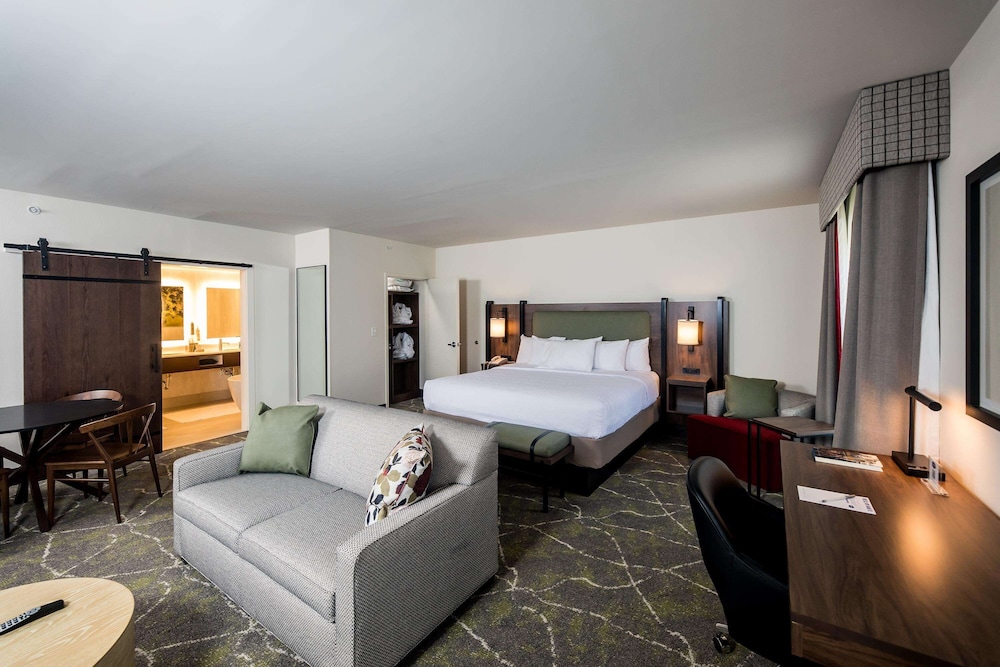 Hampton Inn and Suites Dobson - photo 6