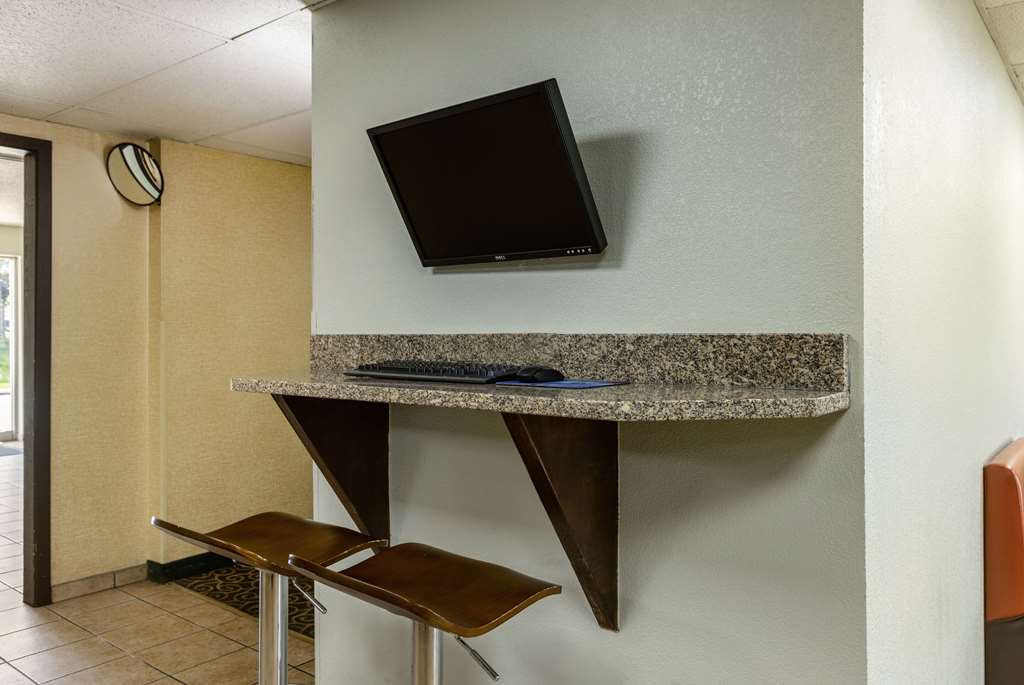 Rodeway Inn & Suites Grand Rapids Southeast - photo 29