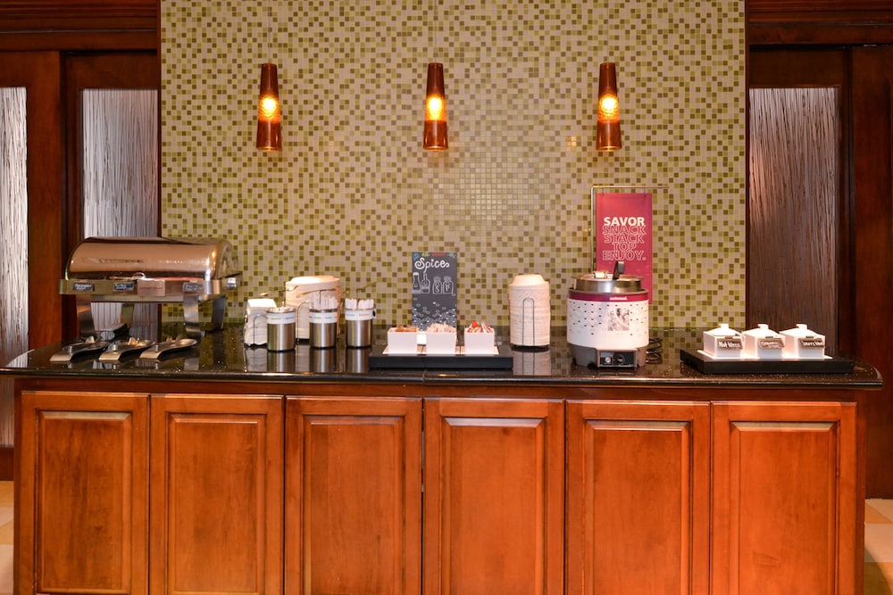 Hampton Inn & Suites Fredericksburg South - photo 40