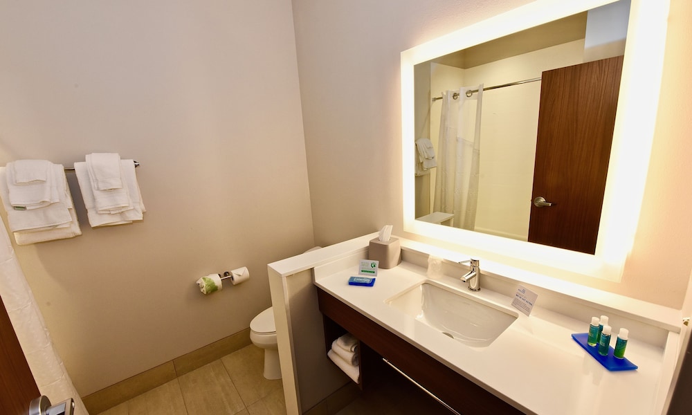 Holiday Inn Express & Suites Perryville by IHG - photo 18