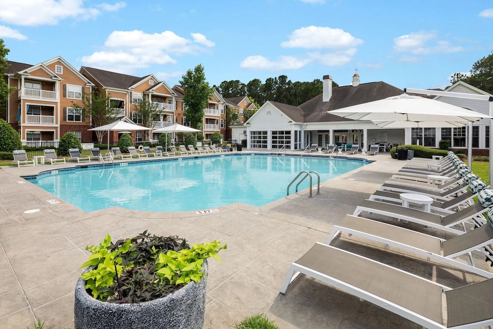 Landing Summerville Apartments — 4-Star Luxury Hotel in Summerville, United States