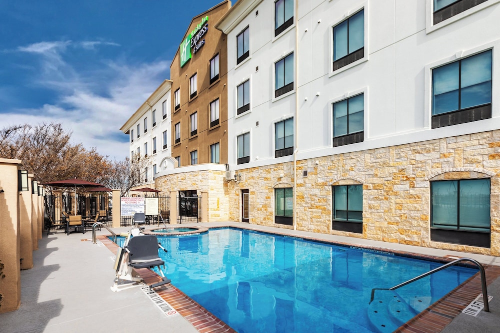 Holiday Inn Express & Suites Del Rio by IHG - photo 40