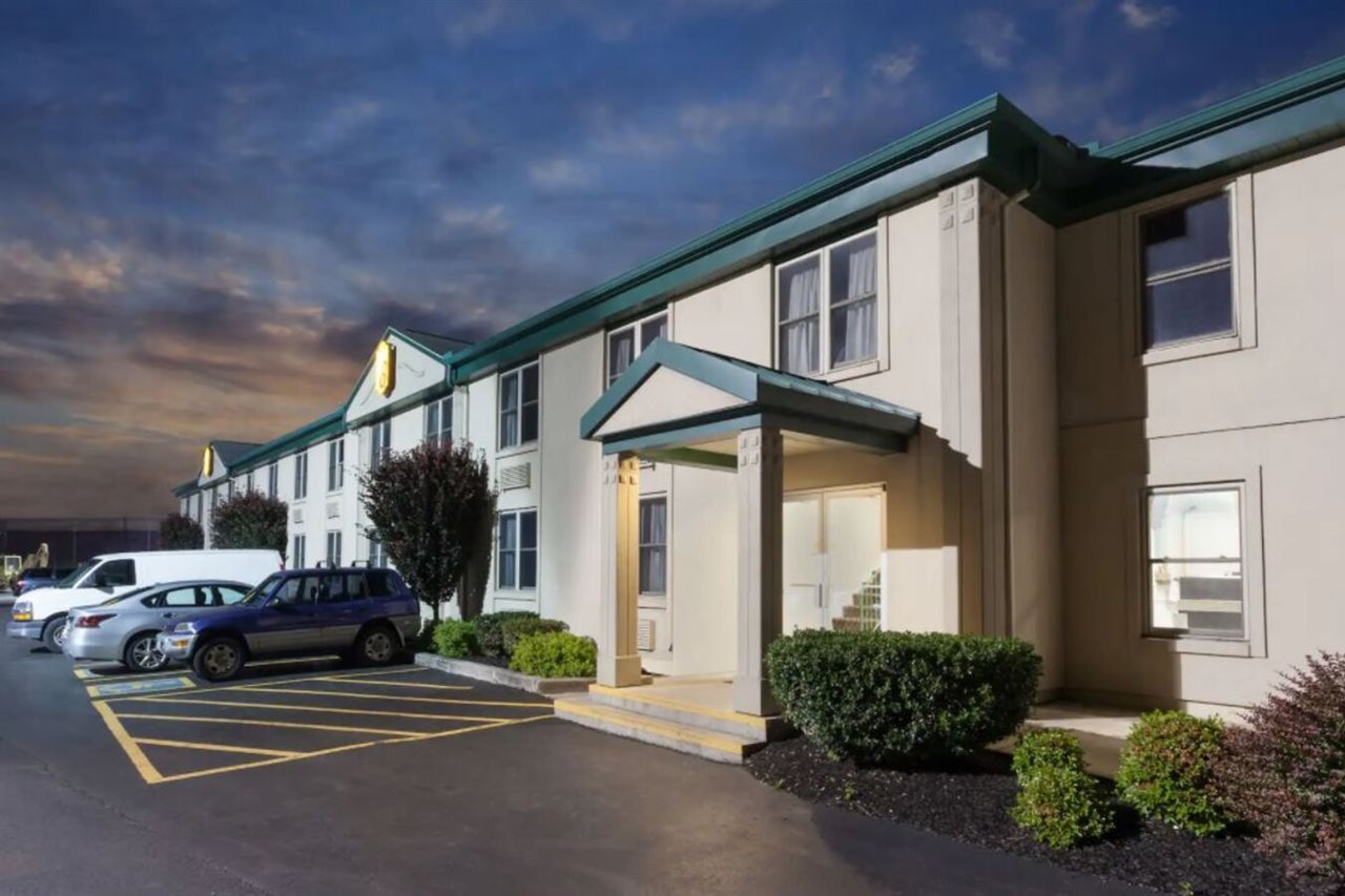 Super 8 by Wyndham Harrisburg Hershey West - photo 3