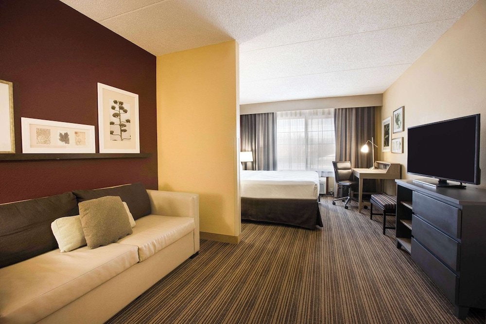 Comfort Inn & Suites St. Paul Northeast - photo 19