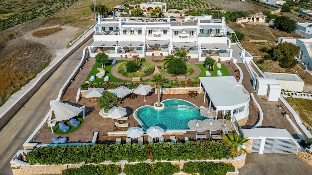 Marvarit Suites in Mesaria, Greece