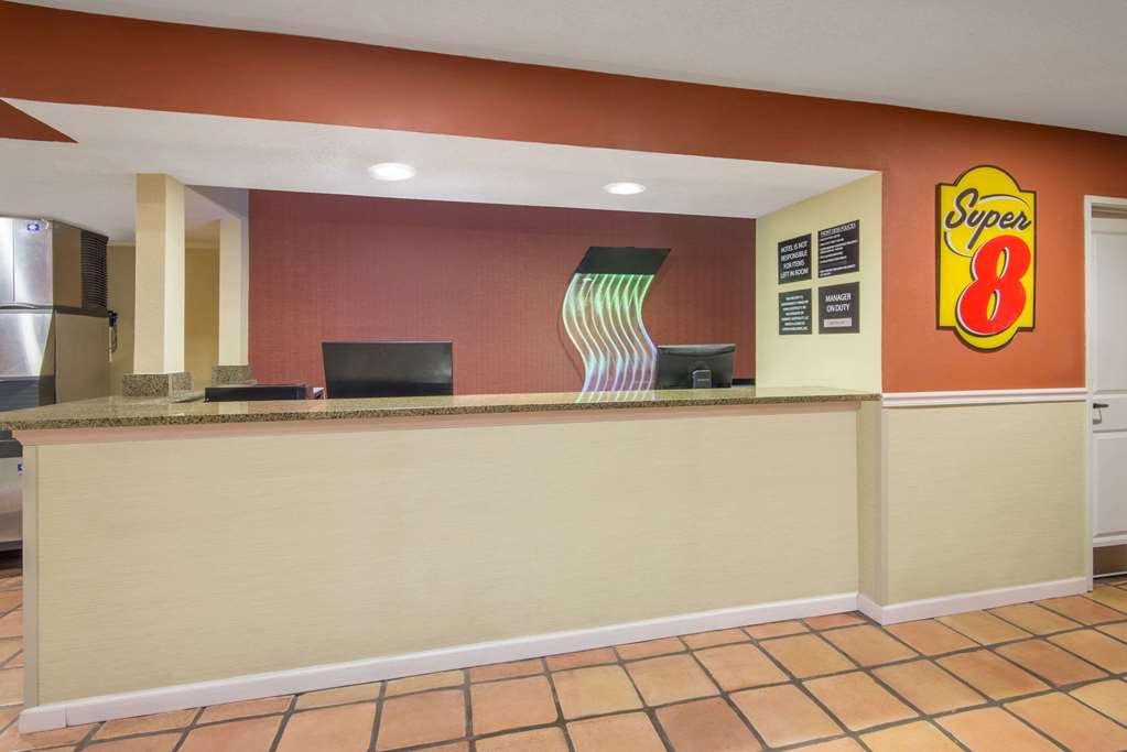 Super 8 by Wyndham Portales - photo 3
