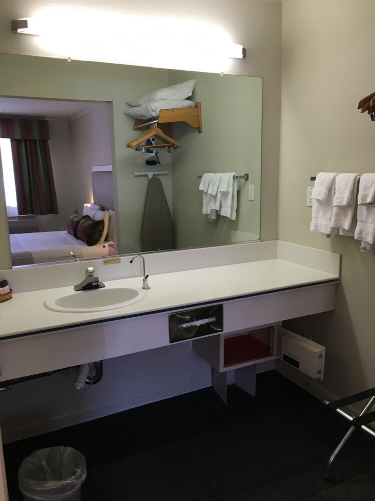 Inn at Golden Gate - photo 13