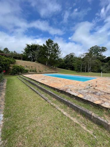 Lazer conforto 1h de SP com wifi piscina e quadra in Sao Roque, Brasil