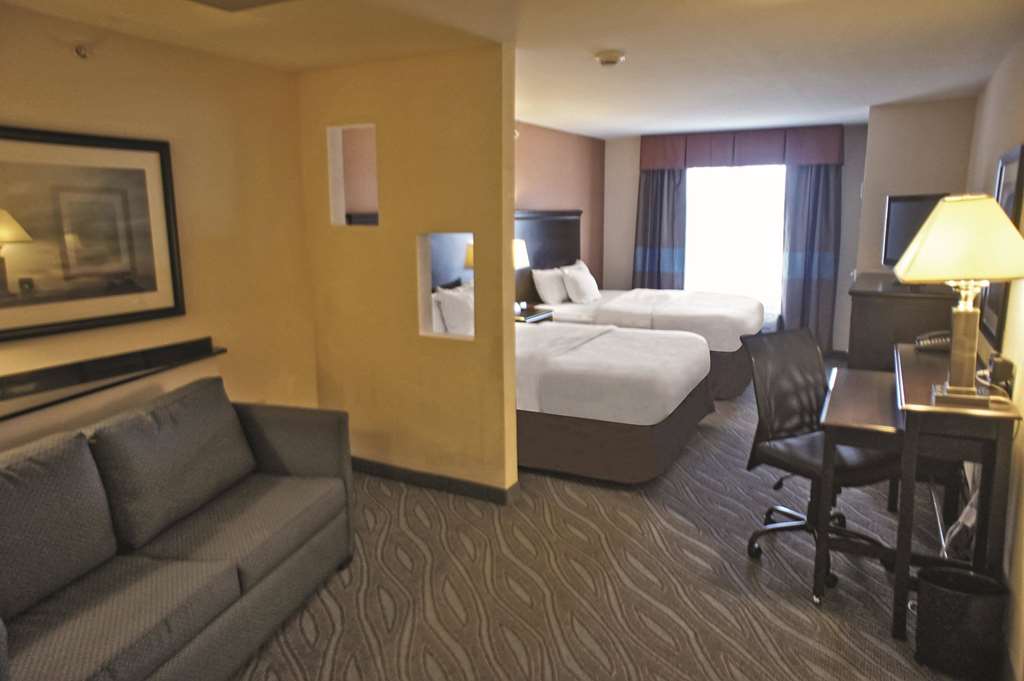 La Quinta Inn & Suites by Wyndham Edmond - photo 14