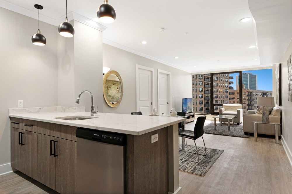 Global Luxury Suites on Prospect Street - photo 31