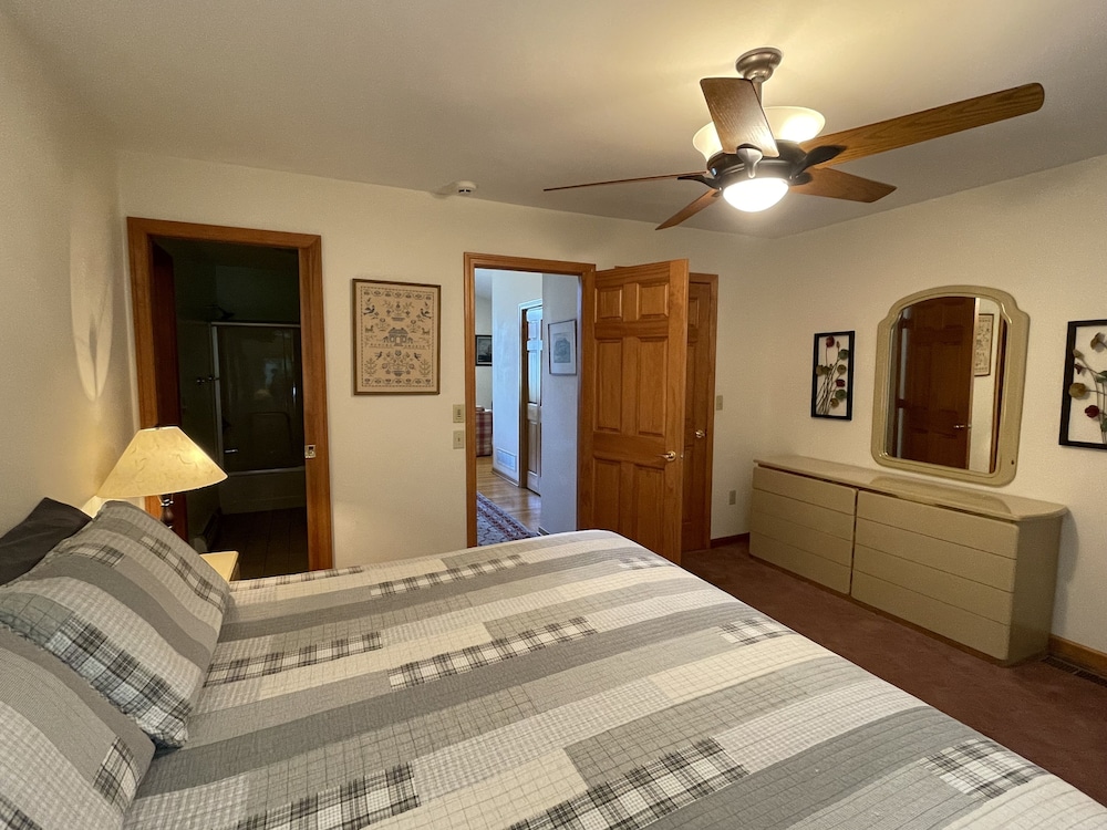Hill View Motel and Cottages - photo 18