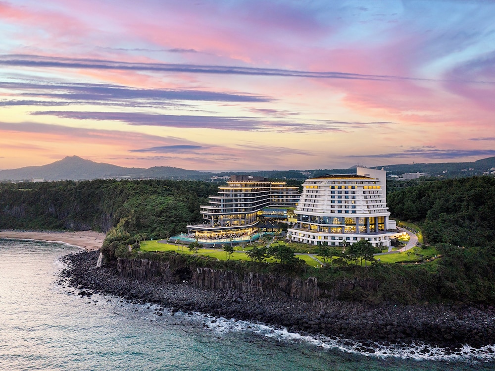 Parnas Hotel Jeju in Seogwipo, South Korea