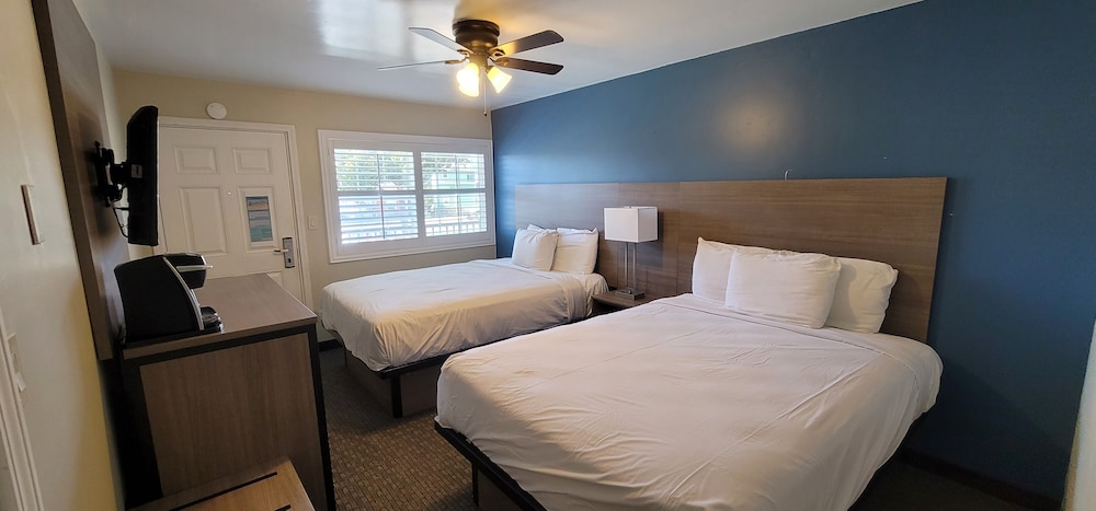 Pismo Beachwalker Inn & Suites - photo 20