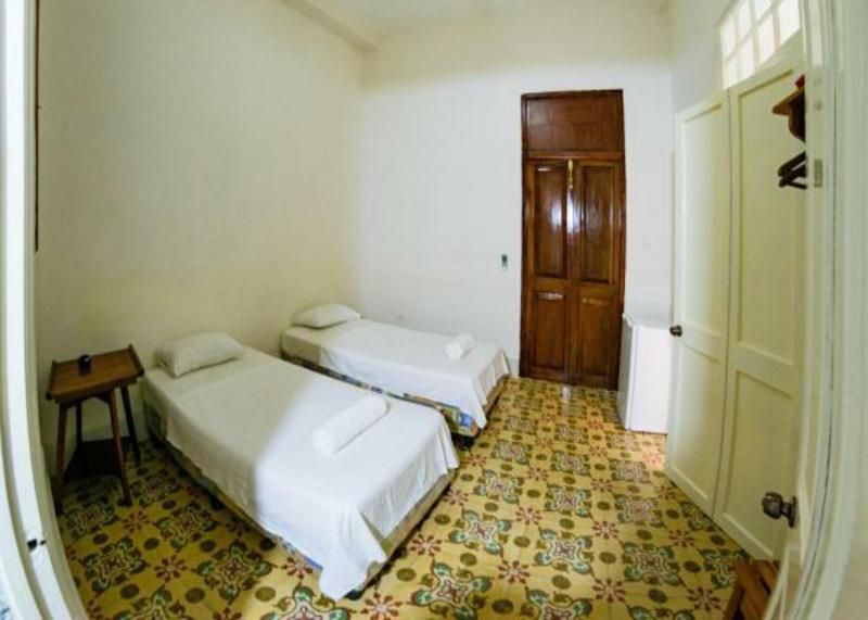 Consulado 13 — Centro Habana — photo 2