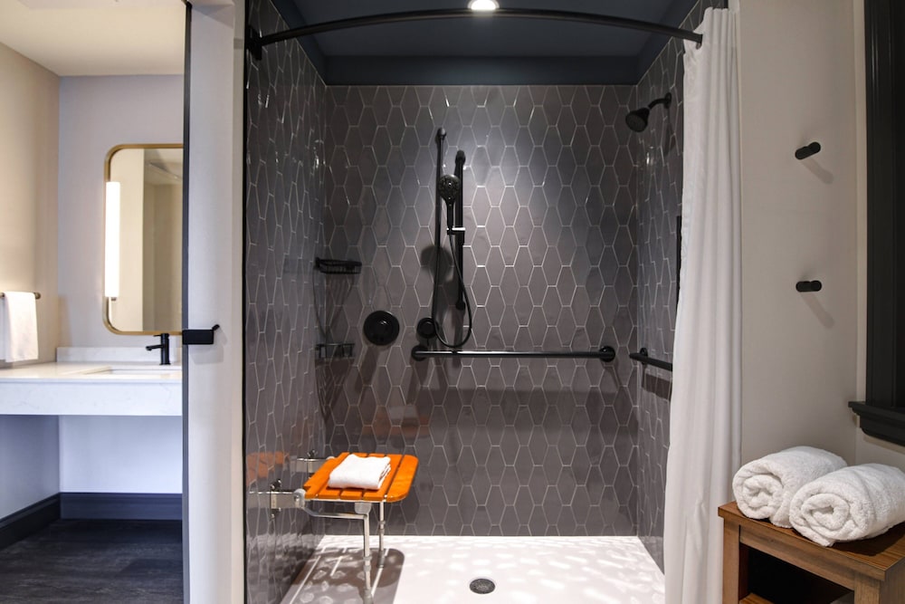 Courtyard by Marriott Cincinnati Downtown - photo 19