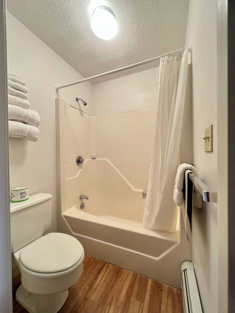 Island Pond Country Inn - photo 33